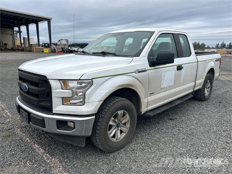 Ford F-150 XL 4x4 Extended Cab Pickup Drugi
