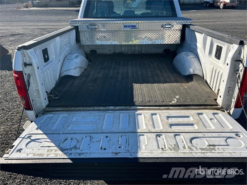 Ford F-150 XL 4x4 Extended Cab Pickup Drugi