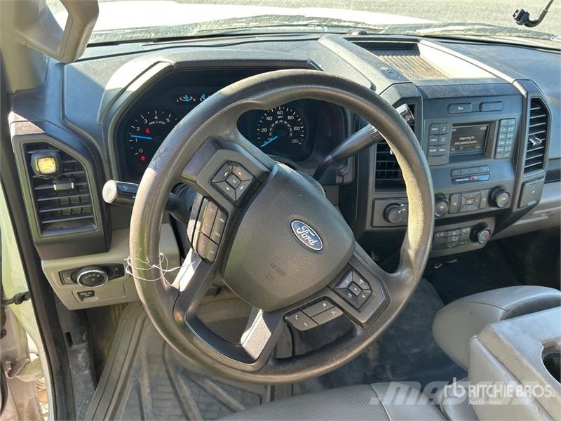 Ford F-150 XL 4x4 Extended Cab Pickup Drugi