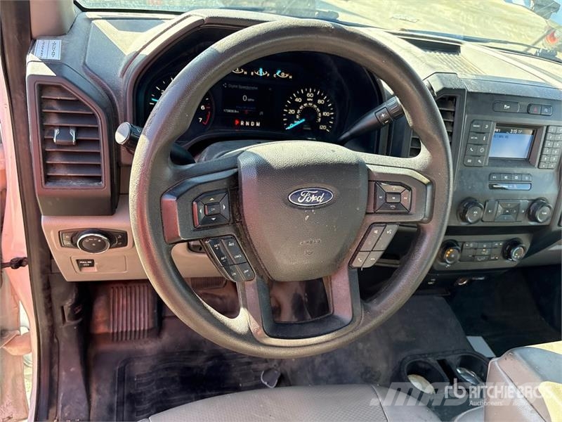 Ford F-150 XL 4x4 Extended Cab Pickup Drugi