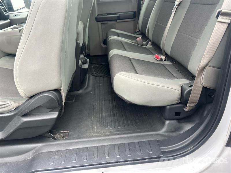 Ford F-150 XL 4x4 Extended Cab Pickup Andere Transporter