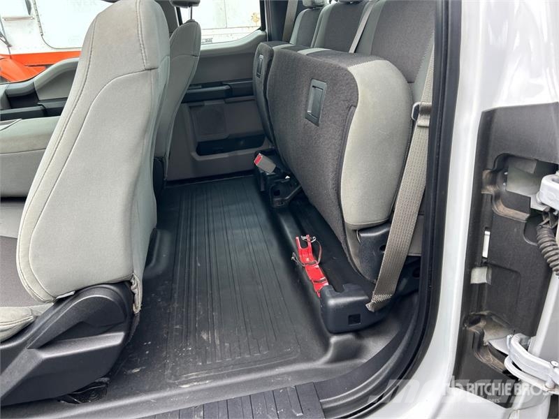 Ford F-150 XL 4x4 Extended Cab Pickup その他