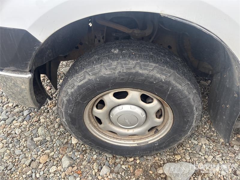 Ford F-150 XL 4x4 Extended Cab Pickup その他