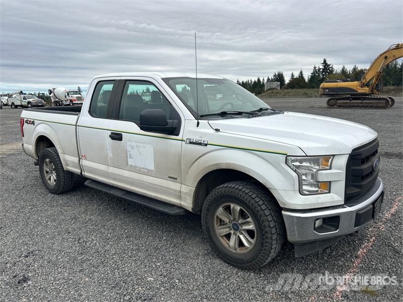 Ford F-150 XL 4x4 Extended Cab Pickup Drugi