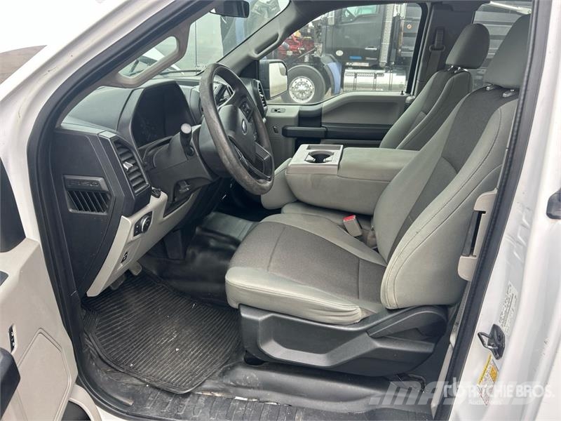 Ford F-150 XL 4x4 Extended Cab Pickup Andere Transporter
