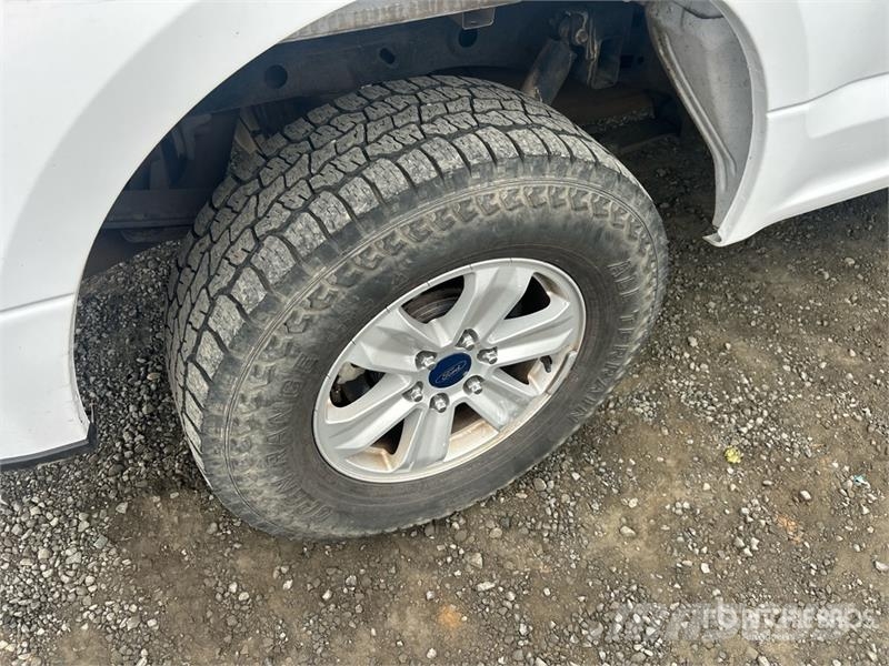 Ford F-150 XL 4x4 Extended Cab Pickup Andere Transporter
