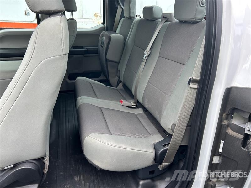 Ford F-150 XL 4x4 Extended Cab Pickup その他