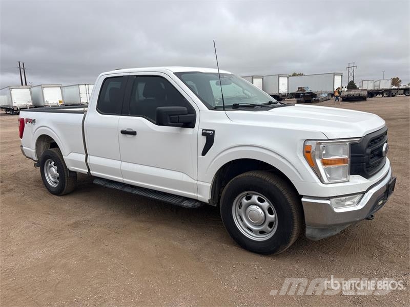 Ford F-150 XL 4x4 Extended Cab Pickup Andre varebiler