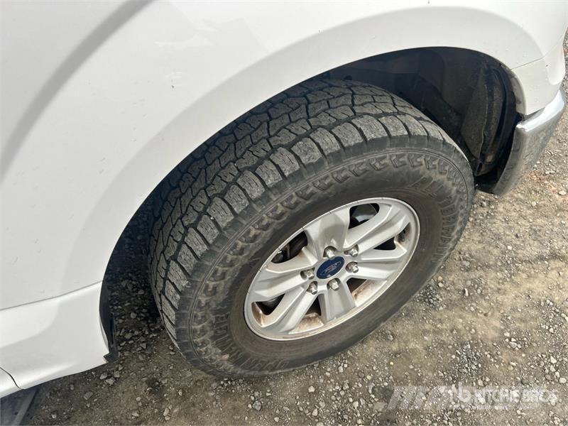 Ford F-150 XL 4x4 Extended Cab Pickup Andere Transporter
