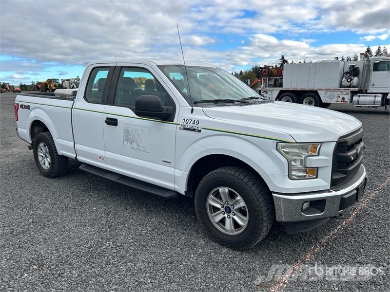 Ford F-150 XL 4x4 Extended Cab Pickup その他