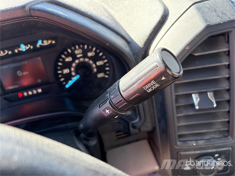Ford F-150 XL 4x4 Extended Cab Pickup Drugi
