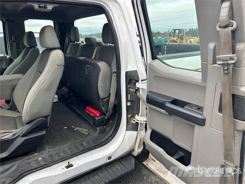 Ford F-150 XL 4x4 Extended Cab Pickup Drugi