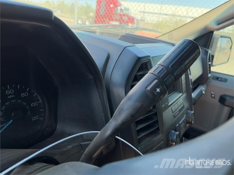 Ford F-150 XL 4x4 Extended Cab Pickup 其他
