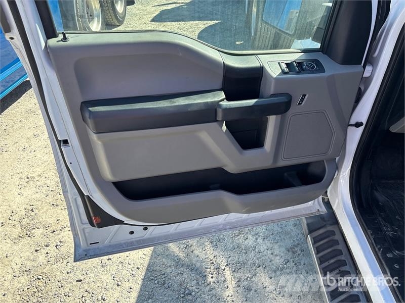 Ford F-150 XL 4x4 Extended Cab Pickup Drugi
