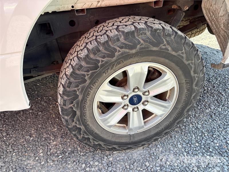 Ford F-150 XL 4x4 Extended Cab Pickup 其他