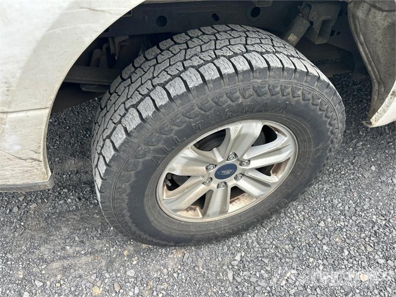 Ford F-150 XL 4x4 Extended Cab Pickup Drugi