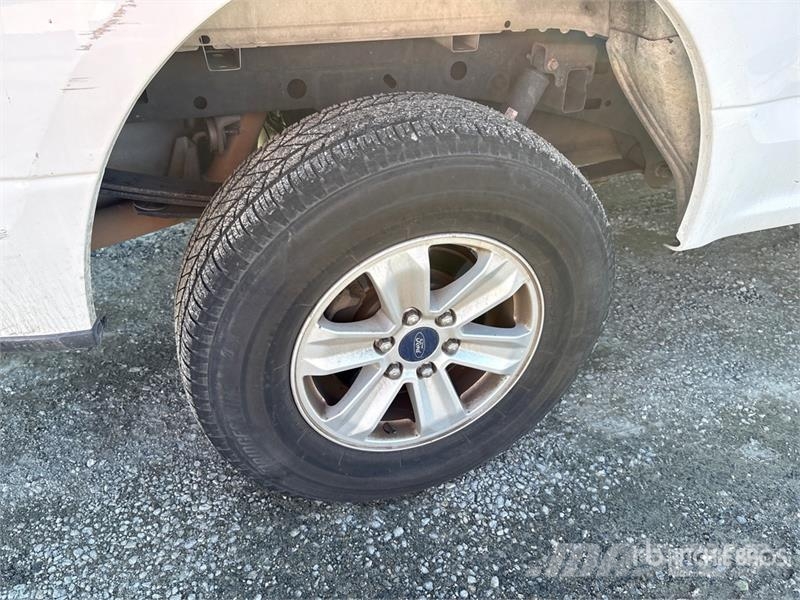 Ford F-150 XL 4x4 Extended Cab Pickup Drugi