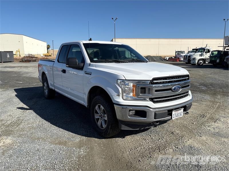 Ford F-150 XL 4x4 Extended Cab Pickup Andere Transporter