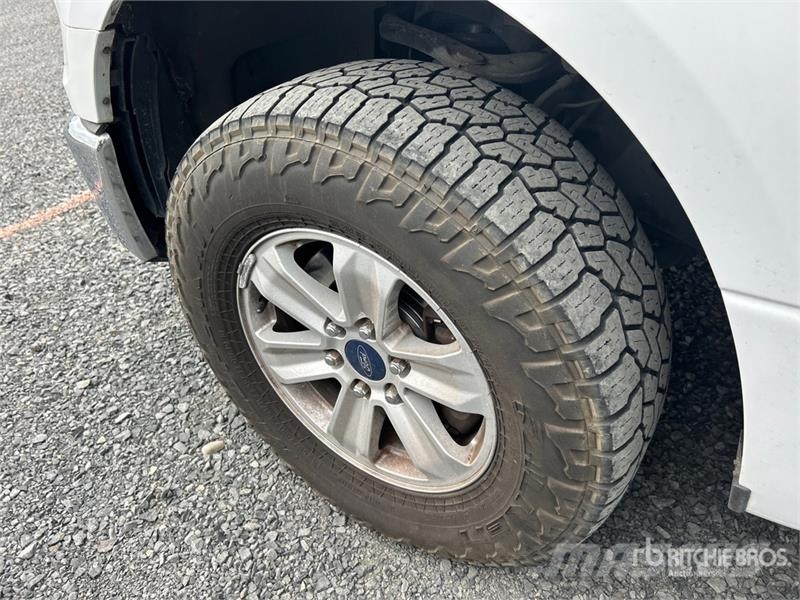 Ford F-150 XL 4x4 Extended Cab Pickup その他