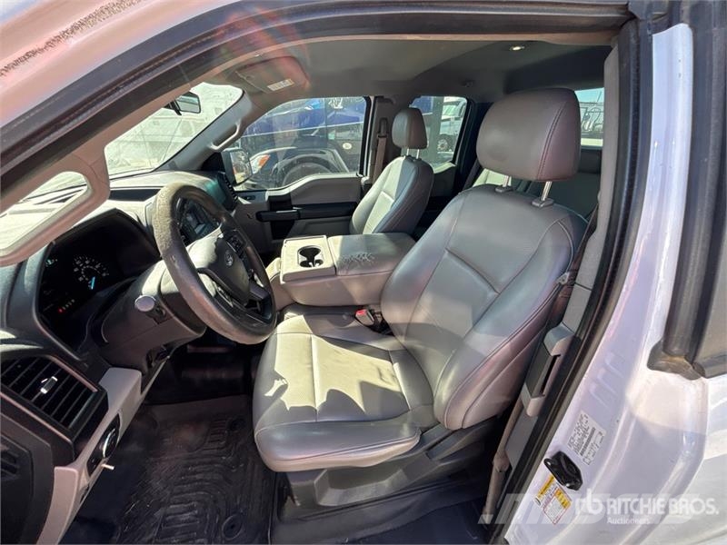 Ford F-150 XL 4x4 Extended Cab Pickup Drugi