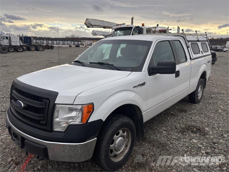 Ford F-150 XL 4x4 Extended Cab Pickup その他