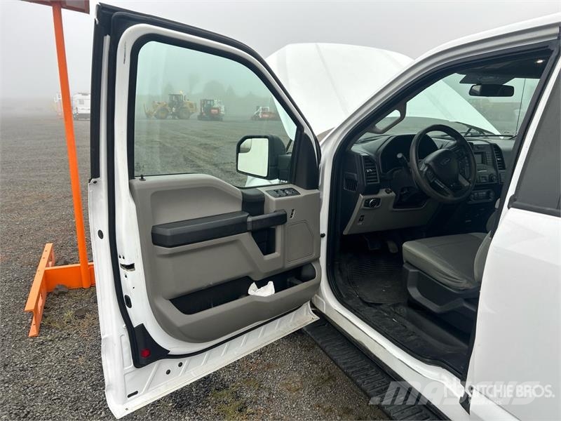 Ford F-150 XL 4x4 Extended Cab Pickup Andere Transporter