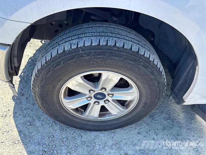 Ford F-150 XL 4x4 Extended Cab Pickup Drugi