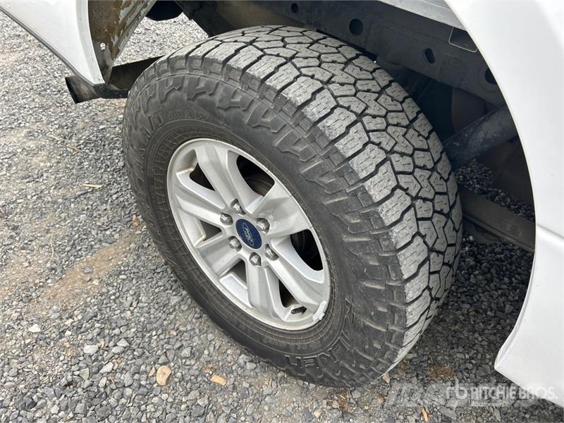 Ford F-150 XL 4x4 Extended Cab Pickup その他