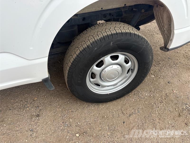 Ford F-150 XL 4x4 Extended Cab Pickup Andre varebiler