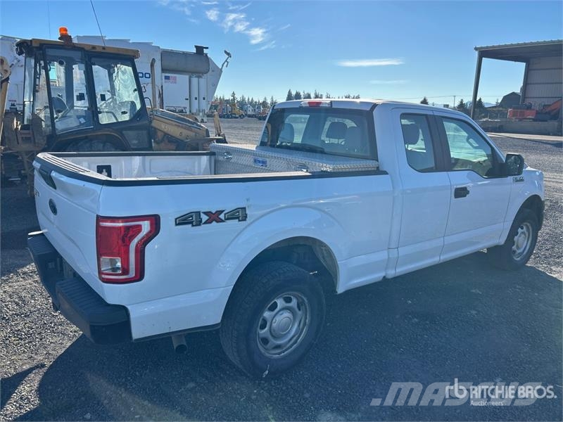 Ford F-150 XL 4x4 Extended Cab Pickup Drugi