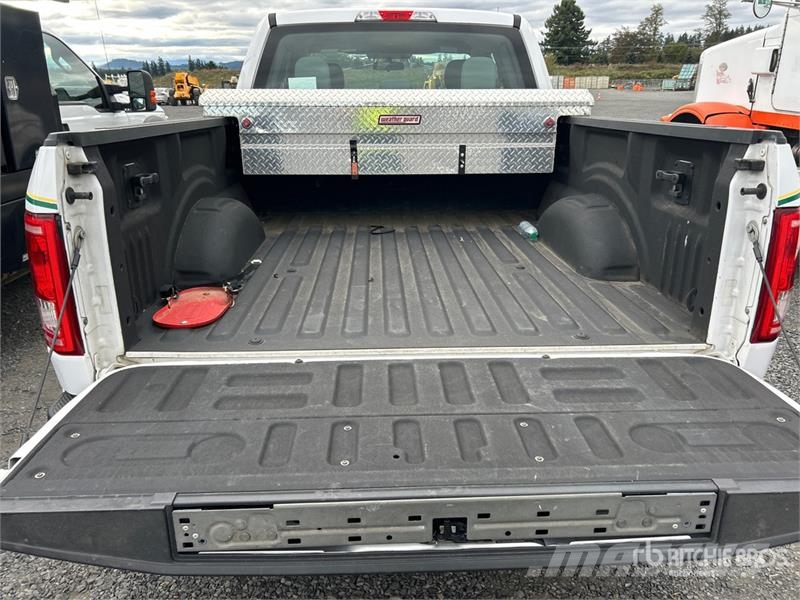 Ford F-150 XL 4x4 Extended Cab Pickup その他
