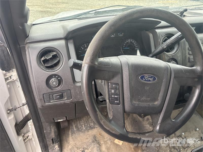 Ford F-150 XL 4x4 Extended Cab Pickup その他