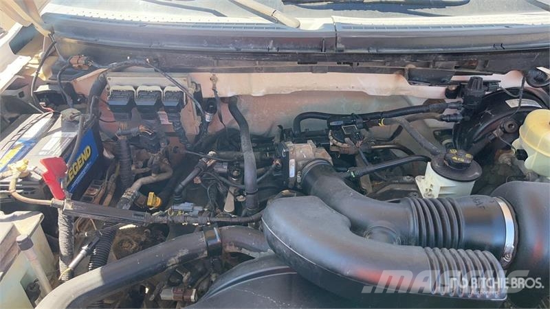 Ford F-150 XL 4x4 Pickup Muu