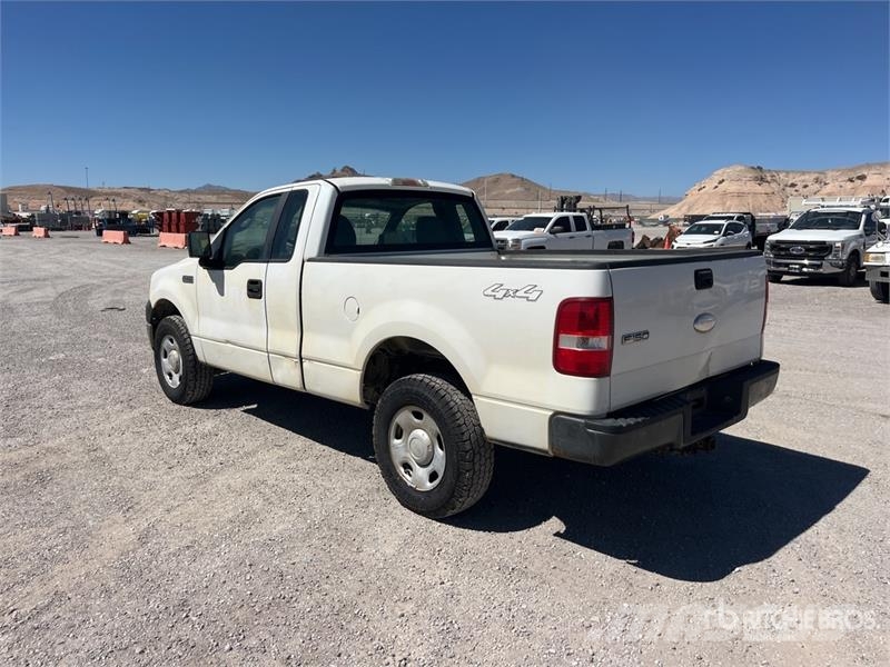 Ford F-150 XL 4x4 Pickup Muu