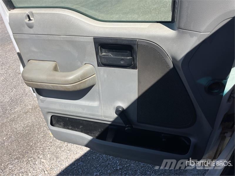 Ford F-150 XL 4x4 Pickup Muu