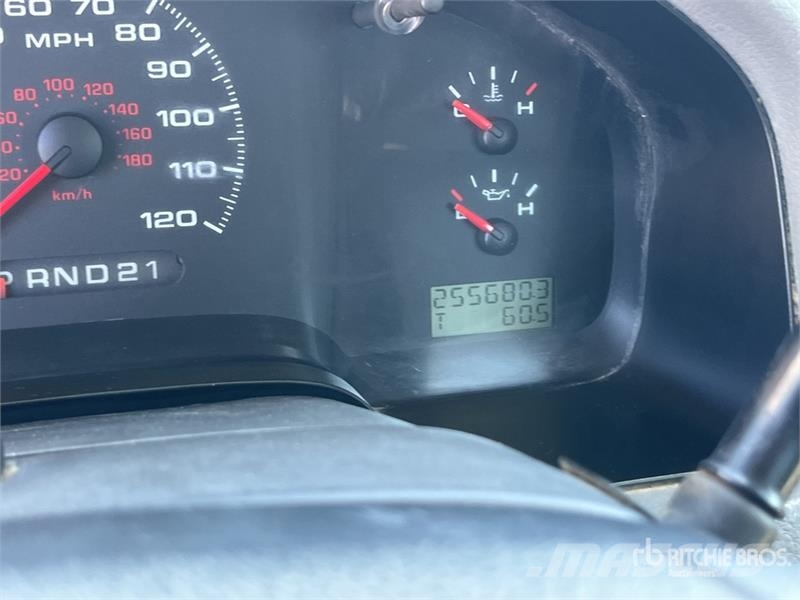Ford F-150 XL 4x4 Pickup Muu