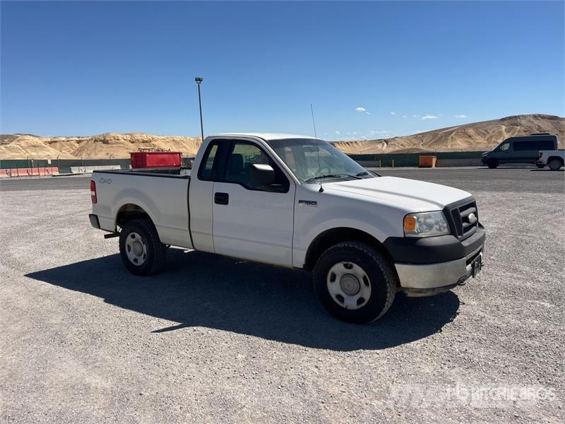 Ford F-150 XL 4x4 Pickup Muu