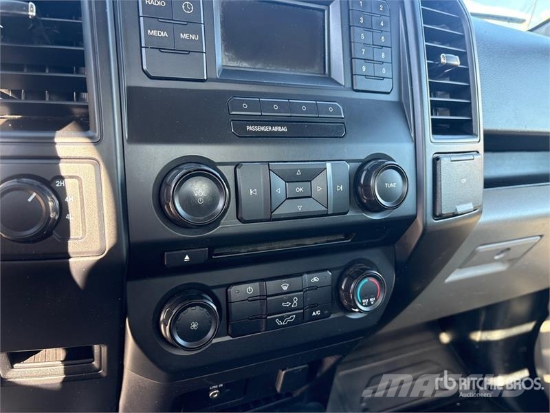 Ford F-150 XL 4x4 Pickup Otros