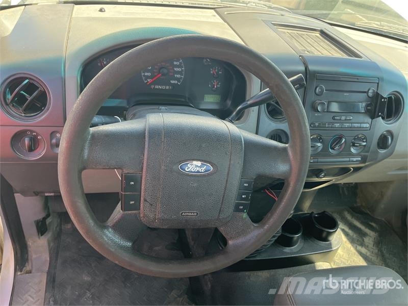 Ford F-150 XL 4x4 Pickup Muu