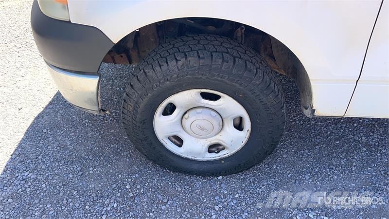Ford F-150 XL 4x4 Pickup Muu