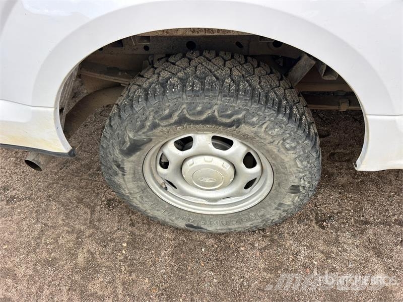 Ford F-150 XL 4x4 Pickup Ostalo