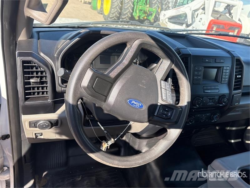 Ford F-150 XL 4x4 Pickup Otros