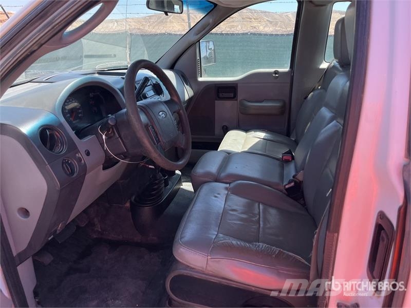 Ford F-150 XL 4x4 Pickup Muu
