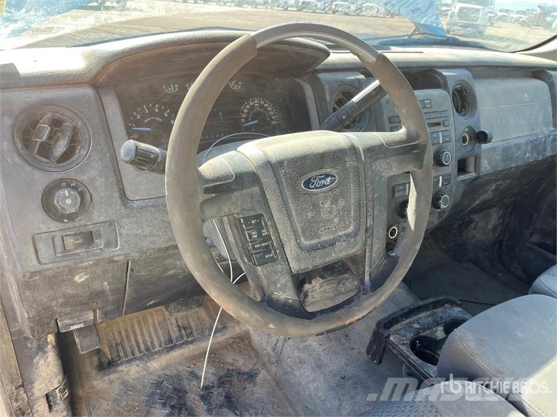 Ford F-150 XL 4x4 Pickup Інше