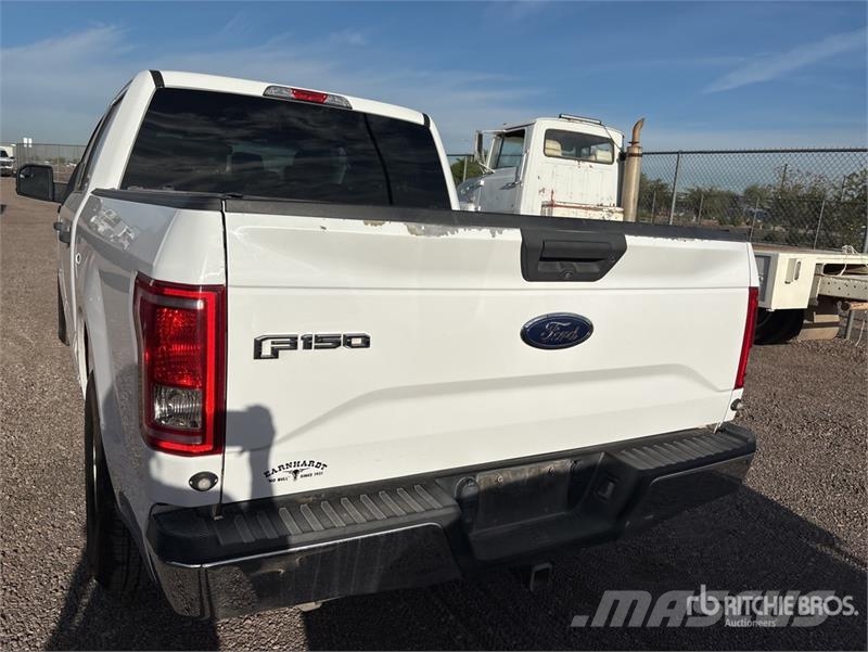 Ford F-150 XLT 4x2 Crew Cab Pickup Egyéb