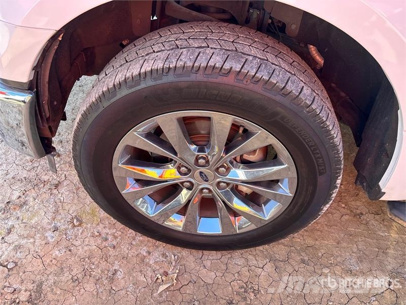 Ford F-150 XLT 4x2 Crew Cab Pickup Ostalo