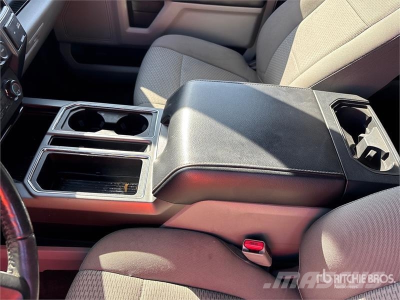Ford F-150 XLT 4x2 Crew Cab Pickup Ostalo