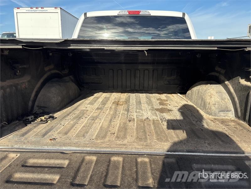 Ford F-150 XLT 4x2 Crew Cab Pickup Egyéb