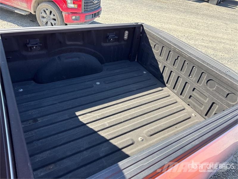 Ford F-150 XLT 4x2 Crew Cab Pickup Ostalo