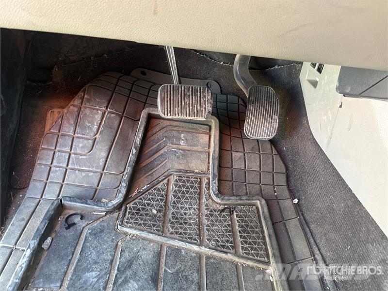 Ford F-150 XLT 4x2 Crew Cab Pickup Ostalo